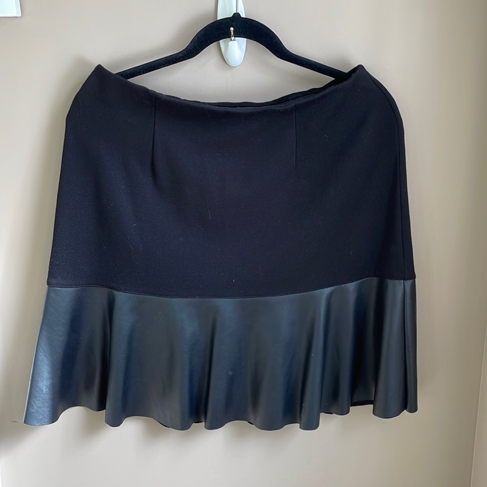 Black cabi skirt